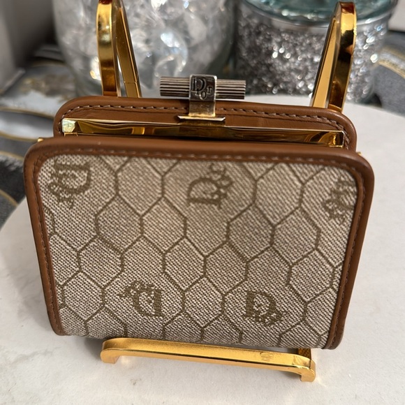 COPY - Dior Coins holder mini pocket this tiny piece is a beautiful and clean i… - Picture 7 of 13